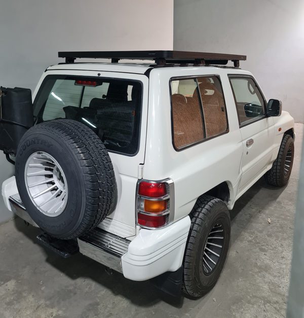 PAJERO/MONTERO SWB (2ND GEN) SLIMLINE II ROOF RACK KIT – KRMP012T