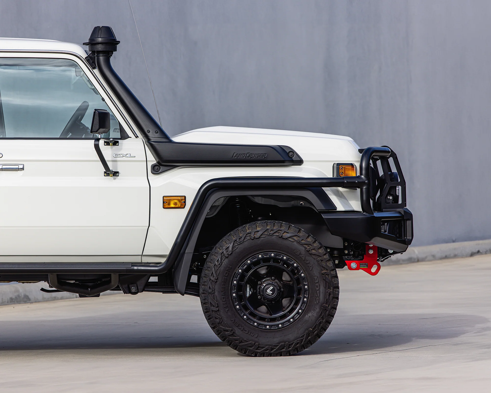 TOYOTA LC71/LC76/LC78/LC79 2007+ APEX Bull Bar with recovery points and underbody
