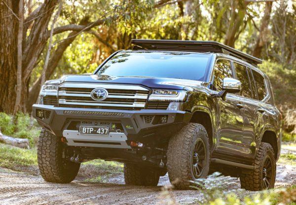 LC300 RAID BULL BAR