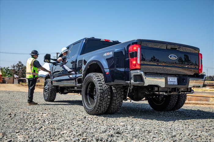 ICON 2020-2024 FORD F-250/F-350 SUPER DUTY 4WD DIESEL, 2.5″ LIFT, STAGE 2 SUSPENSION SYSTEM