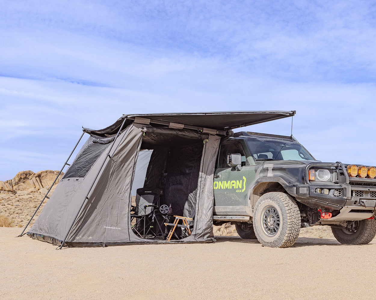 Room DeltaWing 180° Awning