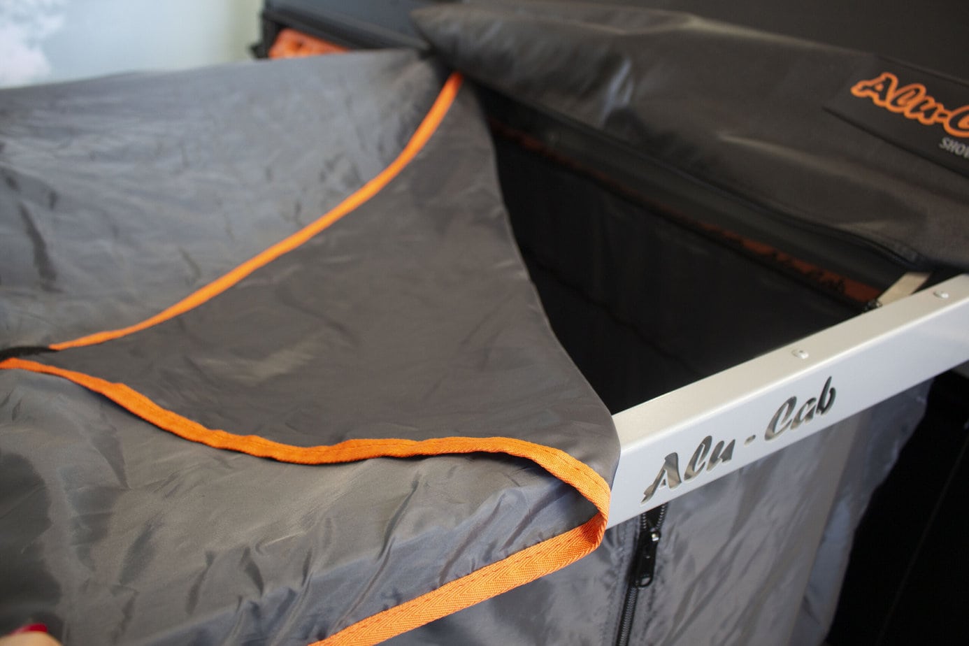 THE ALU-CAB SHOWER CUBE
