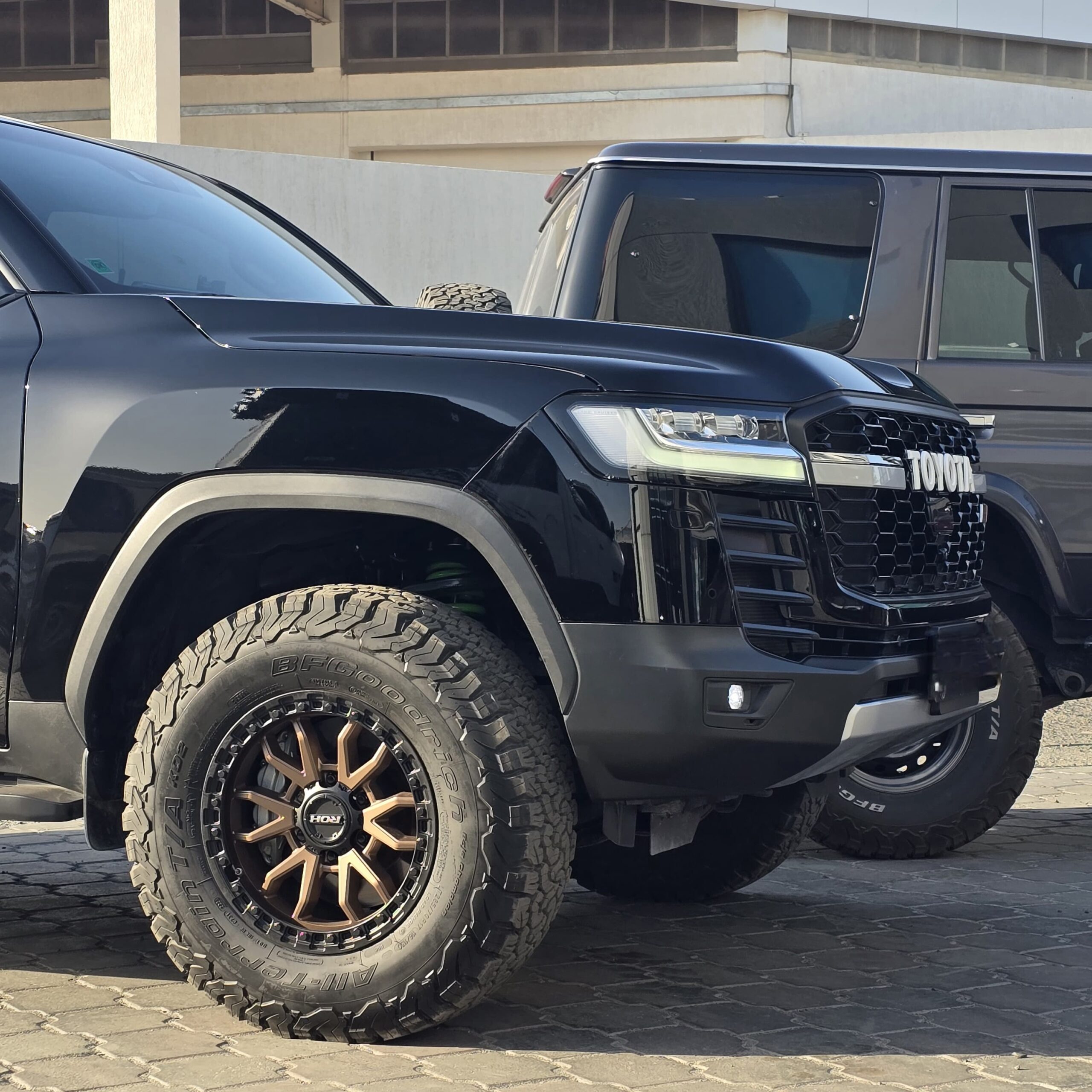 LC300 RAID BULL BAR