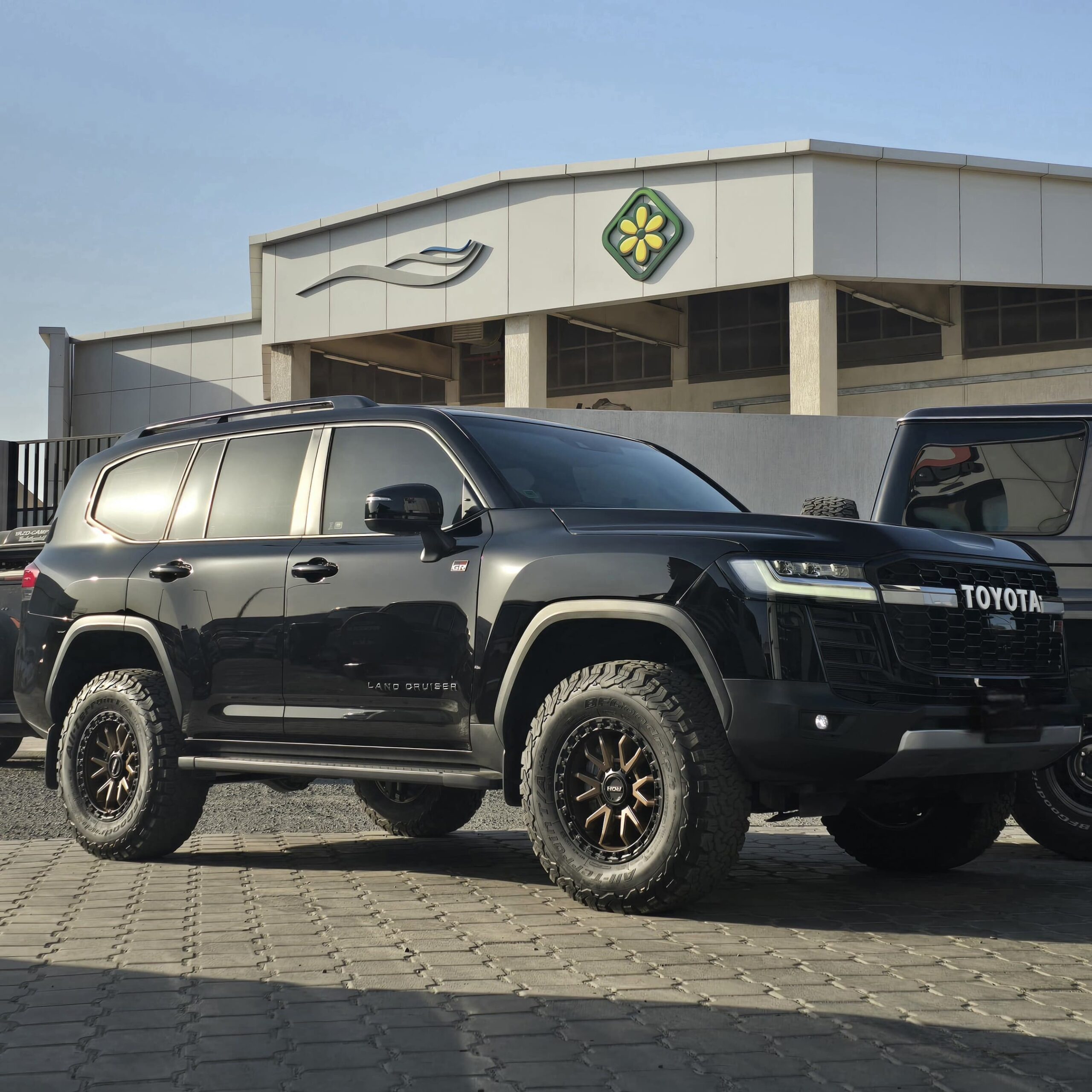 LC300 RAID BULL BAR