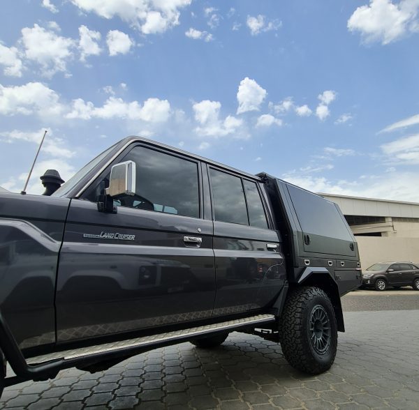 LC79 Double Cab TRAY & CANOPY