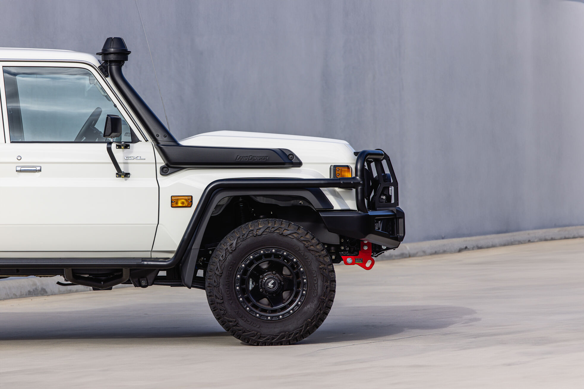 LC79/LC76/LC78/LC71 APEX BULL BAR with RECOVERY POINTS and WINCH COMPATIBLE
