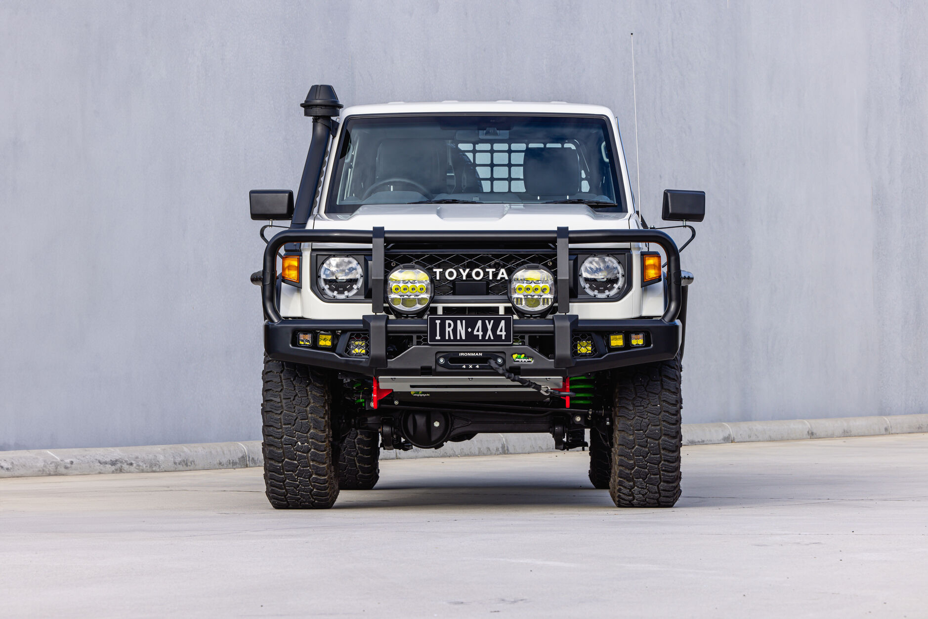LC79/LC76/LC78/LC71 APEX BULL BAR with RECOVERY POINTS and WINCH COMPATIBLE