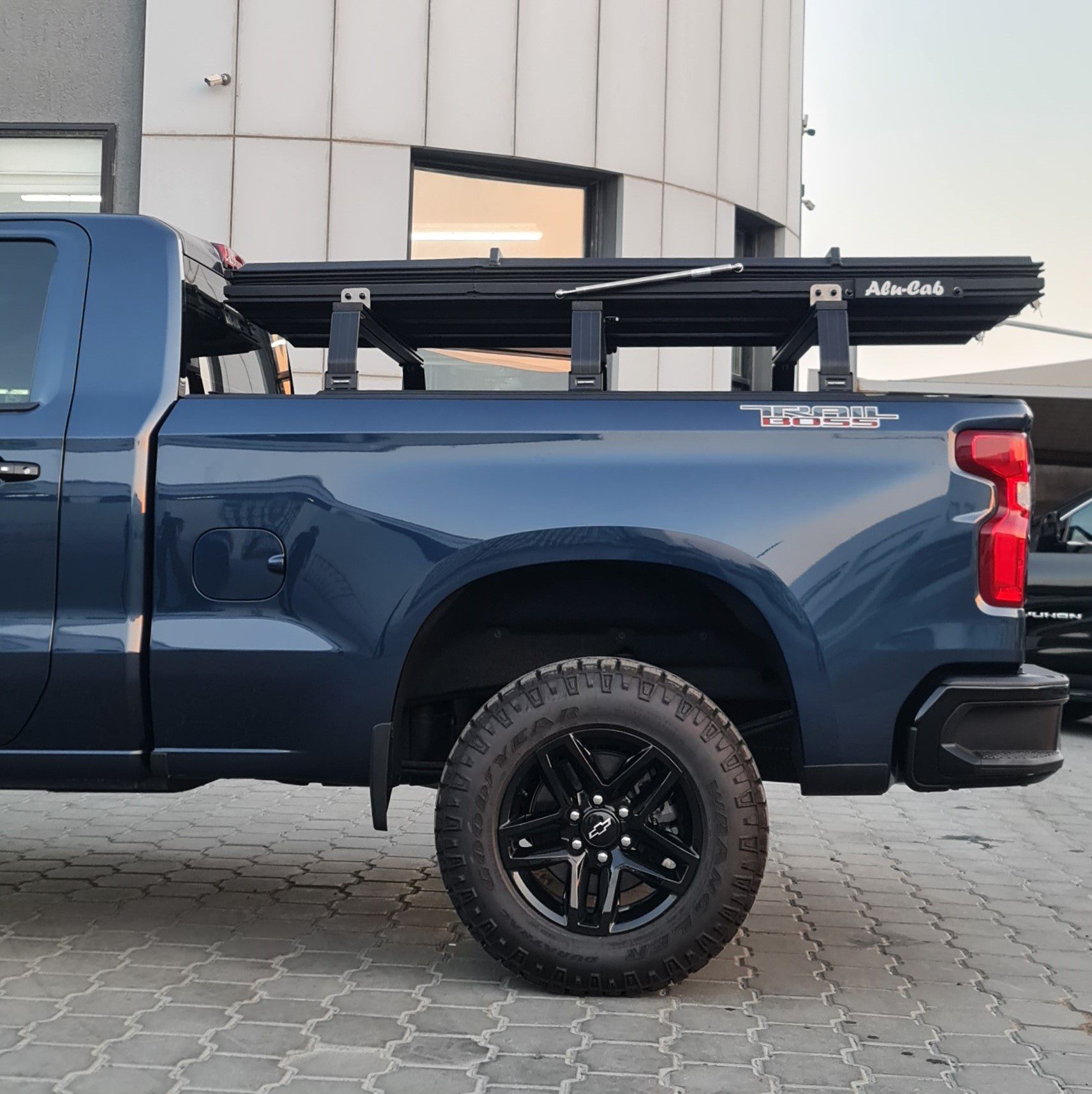LT-50 LIGHTWEIGHT ROOFTOP TENT
