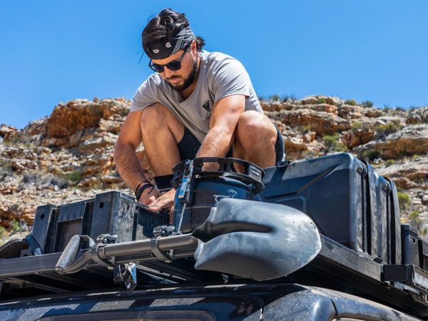 RATCHETING SPADE/SHOVEL & PADDLE MOUNT – BY FRONT RUNNER